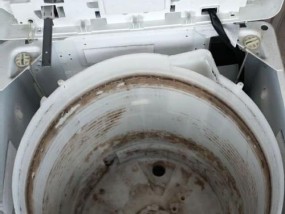如何拆解以波轮洗衣机内桶进行清洗（简单易行的清洗方法）